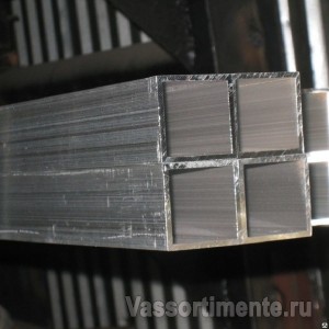 Труба алюминиевая прямоугольная 50х30х4 мм АД31Т1
